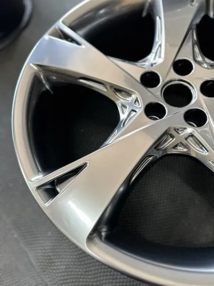 현대 제네시스 GV80 3.5T 가솔린 AWD 순정휠 22인치 반광 스퍼터링휠 휠교체 광주 스파터링휠 휠복원 휠수리 휠도색전문점 휠상처수리 휠복원잘하는곳 휠전문점 / 광주 북구 유동