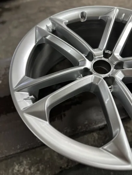 아우디 S8 4.0 TFSI 콰트로 D4 순정휠 21인치 순정휠 휠도색복원 광주 휠도색 휠복원 휠수리 휠도색잘하는곳 수입차휠잘하는곳 수입차휠전문점 / 광주 북구 유동