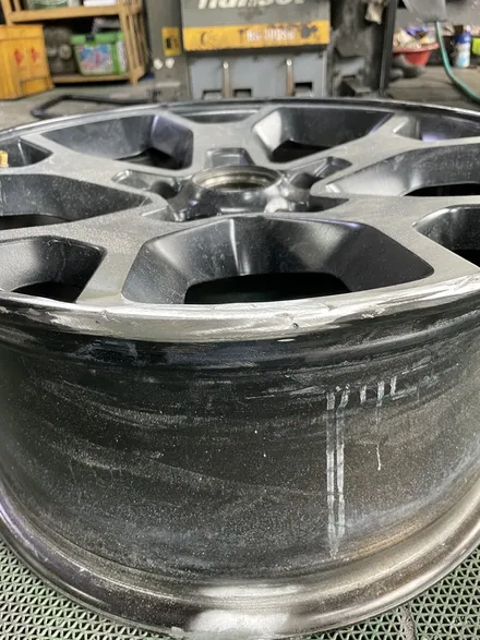지프 랭글러 루비콘 17인치 순정휠 파손 복원 다이아몬드컷팅 굴절수리 파손휠 깨진휠복원 / 광주 북구 유동