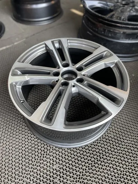 벤츠 E클래스 W213 E250 아방가르드 18인치 순정휠 휠교환 광주휠수리 광주휠복원 광주타이어 중고휠 복원휠판매 휠잘하는곳 / 광주 북구 유동