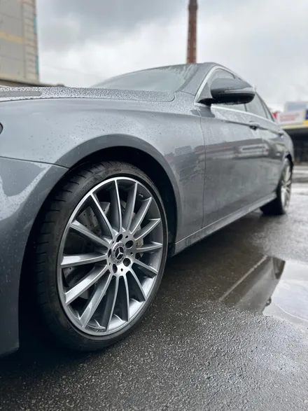 벤츠 E클래스 W213 E350 4MATIC AMG Line 순정휠 20인치 마차휠 광주 컷팅휠복원 휠파손 휠깨짐 휠교체 벤츠휠잘하는곳 마차휠크랙 휠크랙 깨진휠복원 / 광주 북구 유동