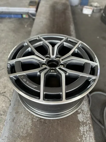 벤츠 E클래스 W213 E220d 4MATIC AMG Line 19인치 다이아몬드컷팅 순정휠 광주 휠복원 컷팅휠복원 휠수리 휠전문점 벤츠휠잘하는곳 휠복원잘하는곳 / 광주 북구 유동
