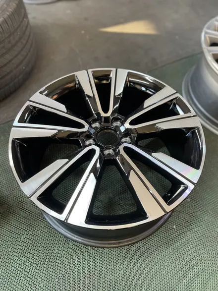 볼보 V60 19인치 순정휠 다이아몬드컷팅 휠복원 컷팅휠북원 광주휠복원 잘하는집 / 광주 북구 유동