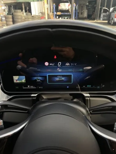 벤츠 S클래스 W223 S580L 4MATIC 20인치 순정휠 다이아몬드컷팅휠 광주컷팅휠복원 광주벤츠휠수리 광주휠도색추천 / 광주 북구 유동