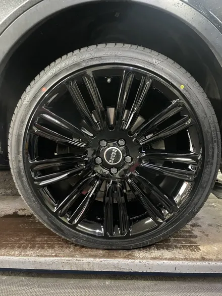 LAND ROVER 레인지로버 이보크 2.0 TD4 SE 21인치 사제휠 광주 휠파손복원 및 타이어교환 타이어파스 타이어터짐 휠복원 휠도색 휠복원잘하는곳 휠수리잘하는곳 / 광주 북구 유동