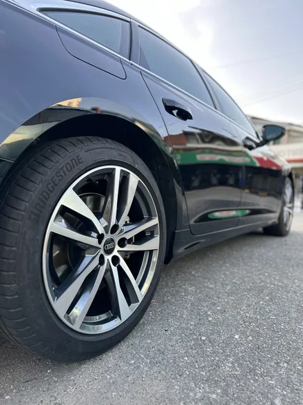 아우디 A6 (C8) 45TFSI 콰트로 프리미엄 순정휠 19인치 다이아몬드컷팅휠 휠복원작업 광주 휠복원 컷팅휠 휠수리 휠잘하는곳 휠복원전문업체 휠복원업체추천 / 광주 북구 유동