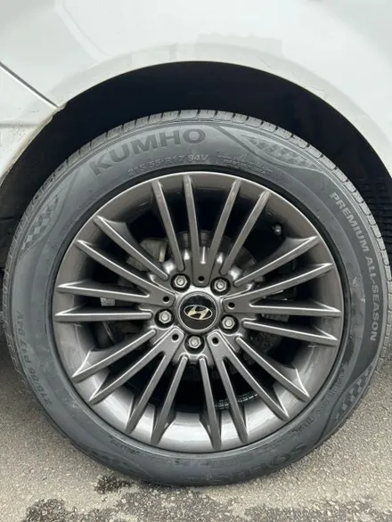 현대 포터2 휠교체 금호타이어교환 215/55 R17 솔루스 TA51 BMW휠장착 휠도색 광주 휠수리 휠복원 휠교환 휠잘하는곳 타이어잘하는곳 휠도색잘하는곳 / 광주 북구 유동