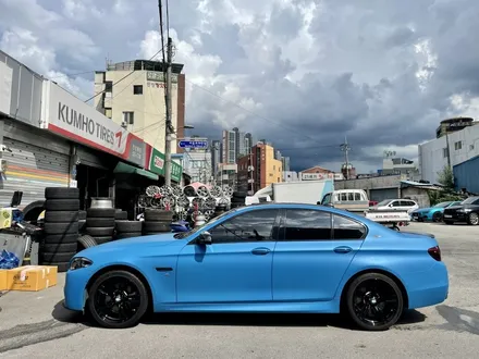 BMW 5시리즈 19인치 다이아몬드 컷팅 순정휠 블랙유광 도색작업 블랙유광커스텀 / 광주 북구 유동