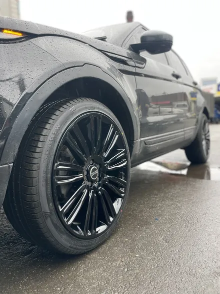 LAND ROVER 레인지로버 이보크 2.0 TD4 SE 21인치 사제휠 광주 휠파손복원 및 타이어교환 타이어파스 타이어터짐 휠복원 휠도색 휠복원잘하는곳 휠수리잘하는곳 / 광주 북구 유동
