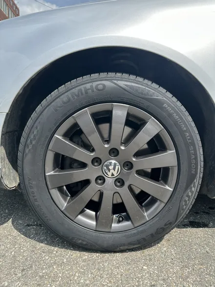 폭스바겐 뉴파사트 2.0 TDI B6 웨건 순정휠 16인치 건메탈 휠도색복원 광주 휠도색 휠복원 휠수리 휠색상변경 휠전문점 휠도색잘하는곳 / 광주 북구 유동