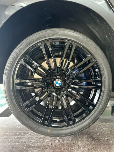 BMW 5시리즈 (G30) 530i xDrive M 스포츠 플러스 19인치 순정휠 블랙유광 휠색상변경 광주 휠도색 휠복원 휠수리 휠커스텀 휠제작 휠도색잘하는곳 휠복원추천 / 광주 북구 유동