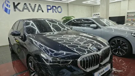 안산윈드쉴드 BMW5윈드쉴드 돌빵 하나가 앞유리 교체비 400만원을 부를 수도 있습니다