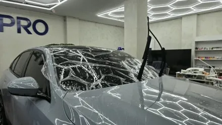 안산윈드쉴드 BMW5윈드쉴드 돌빵 하나가 앞유리 교체비 400만원을 부를 수도 있습니다