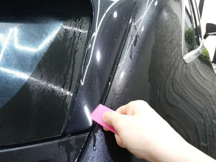 화성실내PPF 벤츠EQE SUV 필러하이그로시 실내PPF