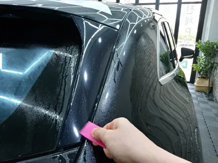 화성실내PPF 벤츠EQE SUV 필러하이그로시 실내PPF