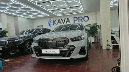 안산윈드쉴드 BMW5윈드쉴드 돌빵 하나가 앞유리 교체비 400만원을 부를 수도 있습니다