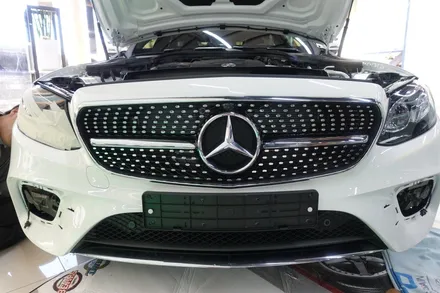 벤츠 W213 E300 AMG라인 다이야몬드그릴 장착도 역시 솔라가드프리미엄 진주점 / 진주시 상대동