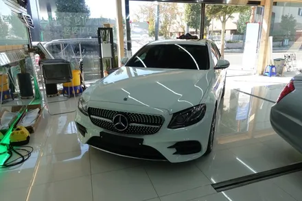 벤츠 W213 E300 AMG라인 다이야몬드그릴 장착도 역시 솔라가드프리미엄 진주점 / 진주시 상대동