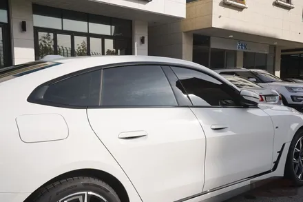 BMW i4 루마 버텍스 1100 + 900 썬팅 조합으로 신차패키지 시공완료 / 성남, 판교, 용인
