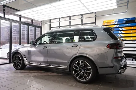 BMW X7 40i 스카이 스크래퍼 그레이 2023 페이스리프트 솔라가드 노블레스K+ 썬팅과 크롬죽이기 / 경기 성남 수정