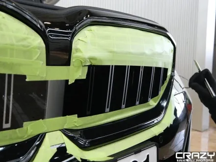 BMW 5시리즈 아이코닉 글로우 키드니 그릴랩핑 시공 후기, 3M 2080 유광 블랙 랩핑으로 완성한 스포티한 프론트 디자인 / 대구 수성구 중동