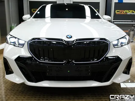 BMW 520i  아이코닉 글로우 키드니 그릴 랩핑 시공후기 | 대구 랩핑 / 대구 수성구 중동