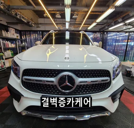 벤츠 GLB 250 전동시트, 무선충전기 시공 / 부산 사상구