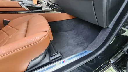 BMW 740 I 엠보싱 매트 시공 - 럭셔리 세단에 걸맞은 품격 있는 디테일 / 부산 사상구 삼락동