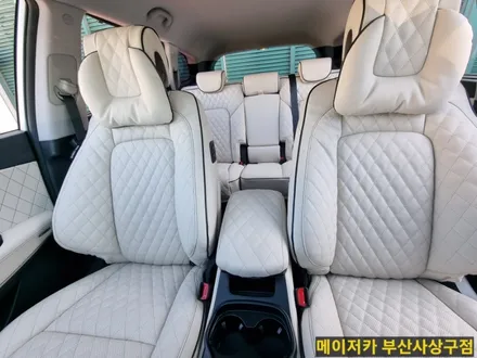 맥스크루즈 리무진시트 풀 화이트 시공 / 부산 사상구