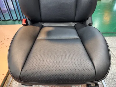W204 C클래스 찢어진 시트 수선 하기 / 부산 사상구 삼락동