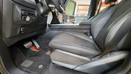 벤츠 지바겐 G63 AMG, 나파가죽 리무진시트 티파니민트 실내 풀커스텀 시공 / 부산 사상구 삼락동