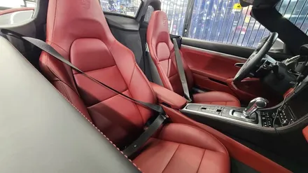 포르쉐 718 박스터 GTS 컬러 안전벨트 시공 / 부산 사상구