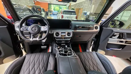 벤츠 지바겐 G63 AMG, 나파가죽 리무진시트 티파니민트 실내 풀커스텀 시공 / 부산 사상구 삼락동