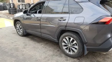 도요타 라브4 휠기스 휠복원 RAV4 블랙유광 휠도색 분채도장 리더스휠 / 시흥시 죽율동