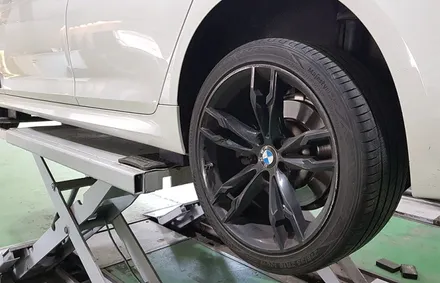BMW 520D 하이그로시 블랙 분채도장 휠도색 휠복원 리더스휠 / 시흥시 죽율동
