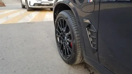 BMW 4세대 X5 G05 LCI 915M 21인치 휠복원 유광블랙 분체도장 휠도색 리더스휠 / 시흥시 죽율동
