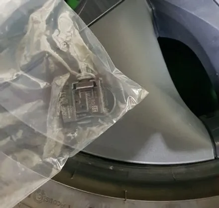 테슬라 모델3 휠복원 건메탈 휠도색 분채도장 인천휠복원 리더스휠 / 시흥시 죽율동