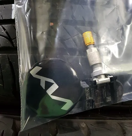 더뉴 니로 하이브리드 휠복원 다이아몬드커팅 건메탈 휠도색 / 시흥시 죽율동
