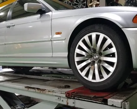 BMW 4세대 E46 320i 실버 휠복원 휠도색 분채도색 리더스휠 / 시흥시 죽율동