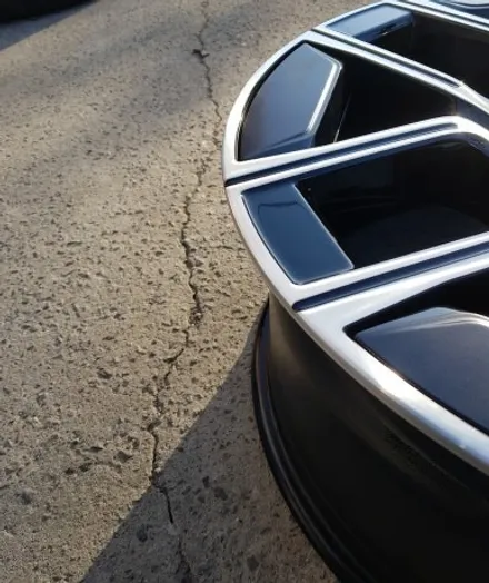 BMW G70E I7 907M 휠복원 블랙 폴리시 휠도색 분체도장 리더스휠 / 시흥시 죽율동