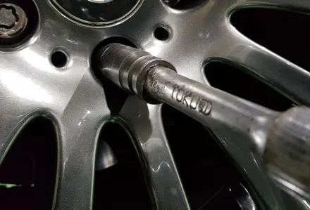 BMW F02 730LD 7시리즈 휠복원 고스트크롬 휠도색 분채도장 리더스휠 / 시흥시 죽율동