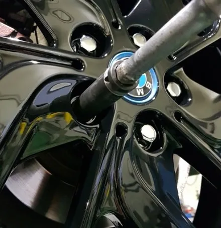 BMW i3 전기차 휠손상 휠복원 올블랙 검정 휠도색 분체도색 리더스휠 / 시흥시 죽율동