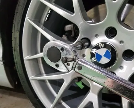 BMW 4세대 E46 320i 실버 휠복원 휠도색 분채도색 리더스휠 / 시흥시 죽율동