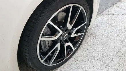 벤츠 E43 AMG 자동차 휠 긁힘 휠복원 블랙폴리싱 휠도색 분체도색 리더스휠 / 시흥시 죽율동