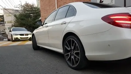 벤츠 E43 AMG 자동차 휠 긁힘 휠복원 블랙폴리싱 휠도색 분체도색 리더스휠 / 시흥시 죽율동