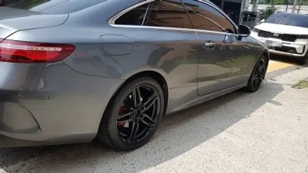 벤츠 E220D E클래스 쿠페 휠복원 블랙휠 휠도색 분체도색 / 시흥시 죽율동