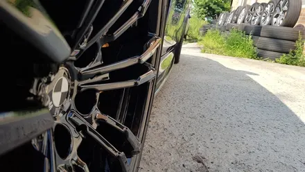 BMW F90 M5 706M 휠복원 하이그로시 블랙 휠도색 분체도장 리더스휠 / 시흥시 죽율동