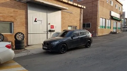 BMW X1 17인치 휠 스크래치 휠복원 및 블랙유광 휠도색 분체도장 / 시흥시 죽율동
