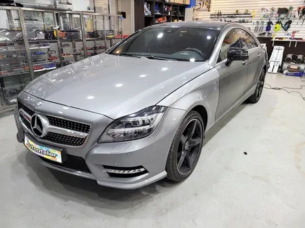 벤츠 w218 CLS 전체 랩핑 제거 및 사틴다크락그레이 재시공. 양주 오토아틀리에.