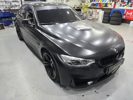 포천 BMW F80 M3 전체 데칼 제거 사틴블랙 풀랩핑
